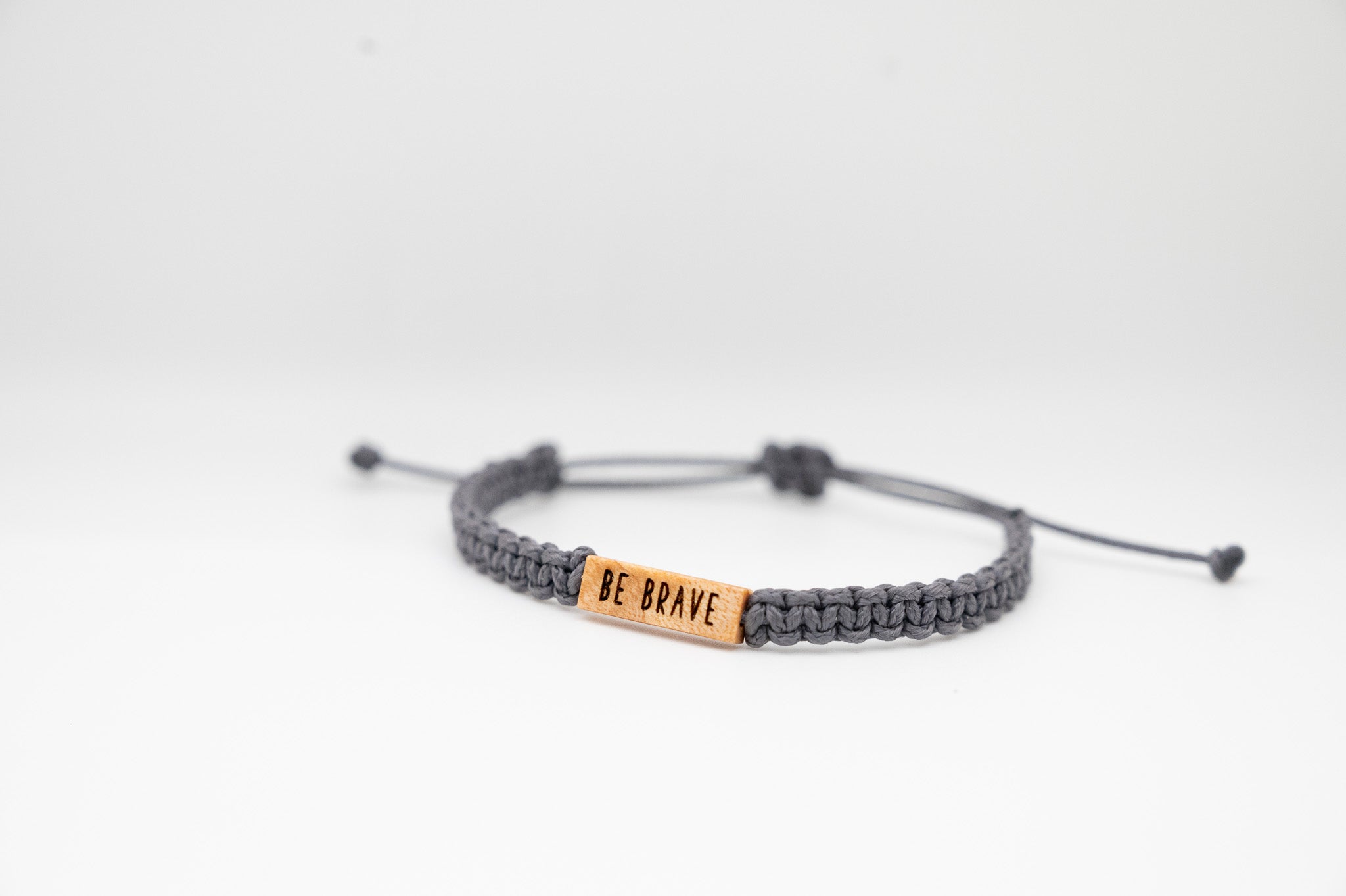 Personalizable Maple Wood & Macramé Bracelet